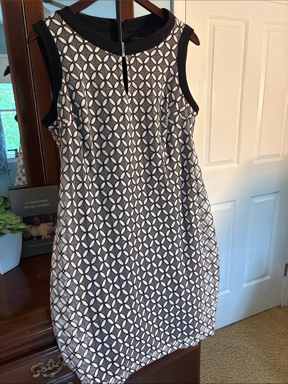 Tommy Hilfiger Black and White Sleeveless Geometric Sheath Dress